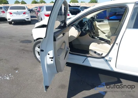 2013 Volkswagen Passat 2.5L Se from USA, damaged, VIN 1VWBP7A32DC046842